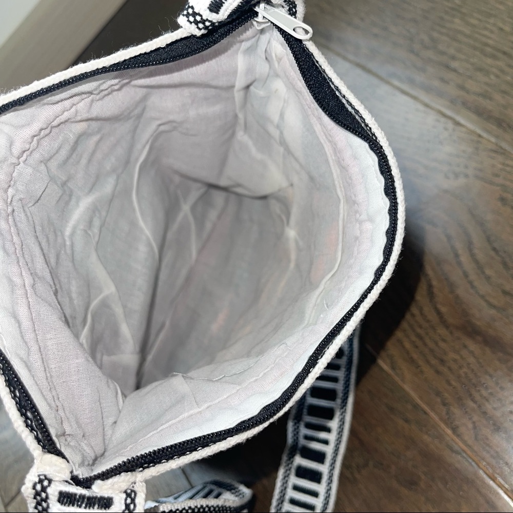 COPY - Multicolor Printed Crossbody - Picture 4 of 4